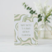 Groovy Birthday in Sage Green Uitnodiging Briefkaart (Staand voorkant)