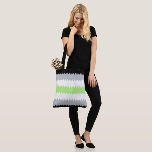 Groovy Boho ZigZag Abstract Agender Pride Vlag Tote Bag (Op model)