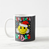 Groovy Christmas Vibes Smile Face Santa Hat Xmas T Koffiemok (Links)
