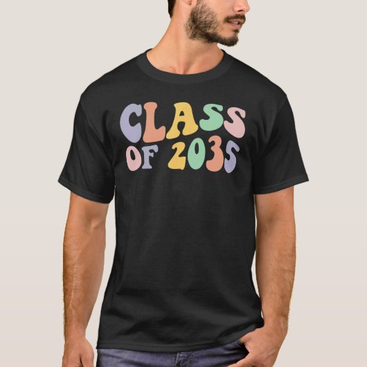 Groovy Class Of 2035 Kindergarten Graduation Schoo T-shirt (Voorkant)