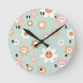 Groovy Daisies Wall Clock Ronde Klok (Voorkant)