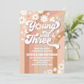 Groovy Daisy 3e Verjaardagsuitnodiging Kaart (Staand voorkant)