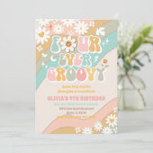 Groovy Daisy 4de Verjaardagsuitnodiging Kaart (Staand voorkant)