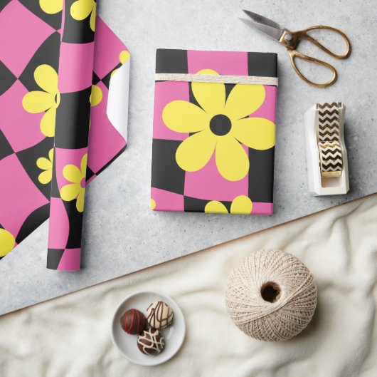 Groovy Daisy Floral Checkerboard, Y2K 90s Wrappin Cadeaupapier (Crafts)
