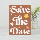 Groovy Daisy Terracotta Retro Typografie & Foto Save The Date (Staand voorkant)
