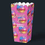 Groovy Disco Bal Verjaardagsfeest Goud Roze Glitte Bedankdoosjes<br><div class="desc">Hou je van de 80s dansende discobal? De 70s discobal? Kijk eens naar onze Groovy Disco Ball Verjaardagsfeest Goud Roze Glitter Favor Dozen! Vier het feest in stijl met onze felroze favoriet dozen met een kleurrijke gouden spiegel discobal en schitterende typografie met een digitaal glinsterend en goud effect. Deze disco...</div>