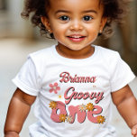 Groovy een retro madeliefje eerste verjaardagsfees<br><div class="desc">Groovy one retro daisy 1st birthday party t-shirt birthday shirt fotoshoot t-shirt,  stoffige roze retro daisy groovy one first birthday photo props</div>