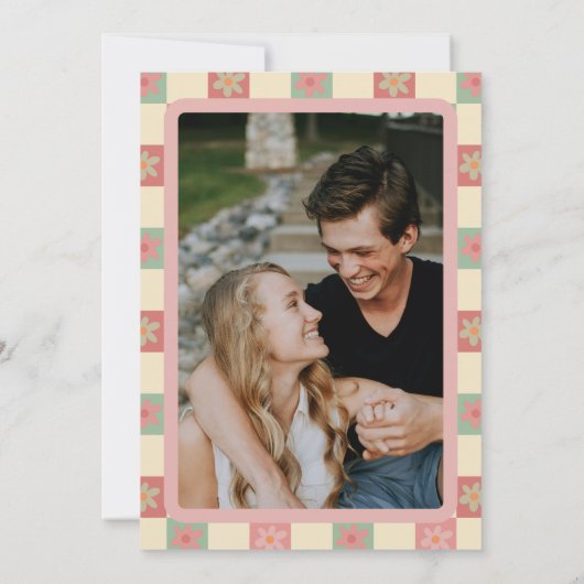 Groovy en Retro 70s bruiloft Save The Date (Achterkant)