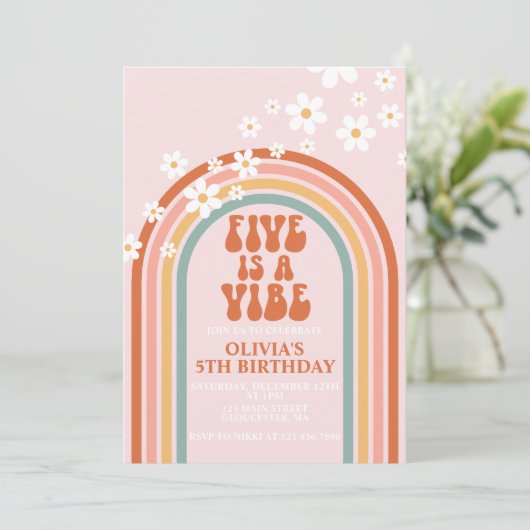 Groovy FIVE is een Vibe daisy rainbow, vijfde verj Kaart (Staand voorkant)