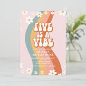 Groovy Five is een Vibe daisy regenboog vijfde ver Kaart (Staand voorkant)
