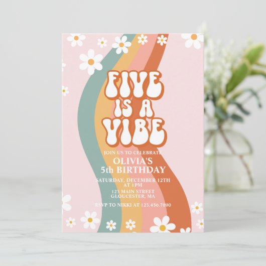Groovy Five is een Vibe daisy regenboog vijfde ver Kaart (Staand voorkant)