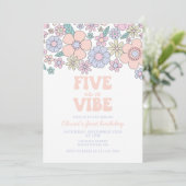 Groovy Five is een Vibe Retro Floral 5e verjaardag Kaart (Staand voorkant)