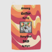 Groovy Golfer Cool Dad  Mid-Century Golfhanddoek (Voorkant)
