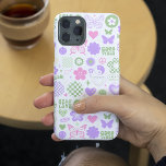 Groovy Good Vibes Y2K Butterfly Modern Girl Case-Mate iPhone 14 Plus Hoesje<br><div class="desc">Groovy Good Vibes Y2K Butterfly Modern Girl iPhone Smart Phone Case is voorzien van een schattig en speels modern y2k-patroon voor vlinders, harten, bloemen, goede vibes, vredes- en schaakbordpatroon in zacht roze, paars en groen. Geef een uniek en trendy cadeau voor Kerstmis, verjaardag, feestdagen, Moederdag en perfect voor zussen en...</div>