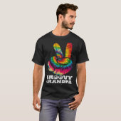 Groovy Grandpa Hand Peace Sign Hippie Tie Dye T-shirt (Voorkant volledig)