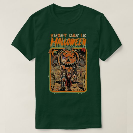 Groovy Horror Giant Pumpkin Monster Chasing Spooky T-shirt (Design voorkant)