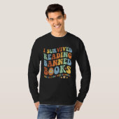 Groovy I Survived Reading Banned Books Book  Booka T-shirt (Voorkant volledig)