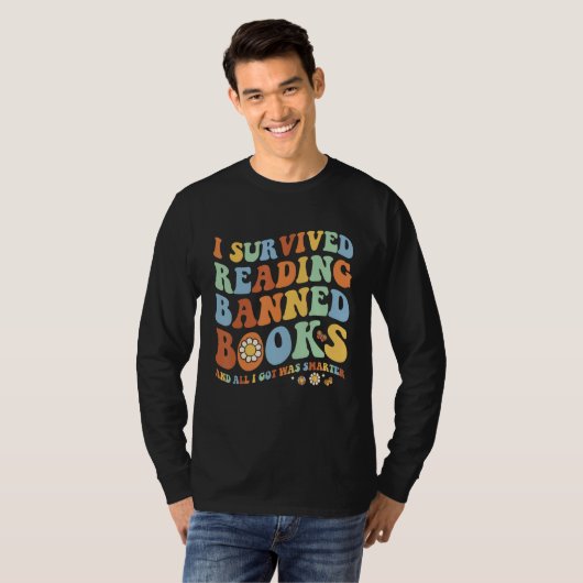 Groovy I Survived Reading Banned Books Book  Booka T-shirt (Voorkant volledig)