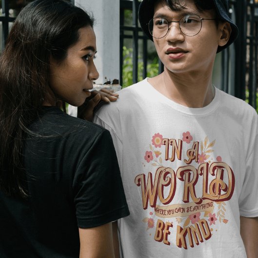 Groovy Inspirerende Roze Daisy Bloem Wees vriendel T-shirt