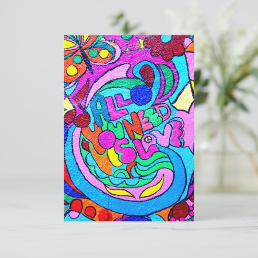 groovy kleurige liefdesuitnodiging kaart (Staand voorkant)