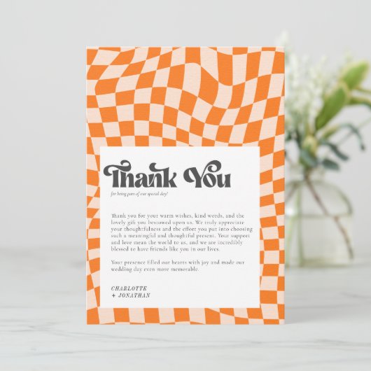 Groovy kleurrijke geruite unieke retro bruiloft bedankkaart (Staand voorkant)