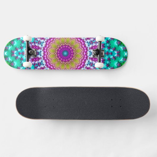 Groovy Kleurrijke Jewel Tone Boho Fractal Mandala Persoonlijk Skateboard (Horizontaal)