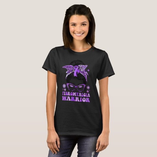 Groovy Messy Bun Leopard Purple Ribbon Fibromyalgi T-shirt (Voorkant volledig)
