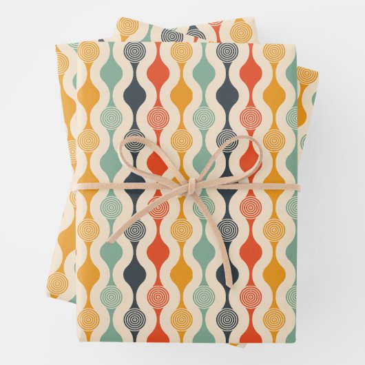 Groovy Mod Stripe Patroon Inpakpapier Vel (In situ)