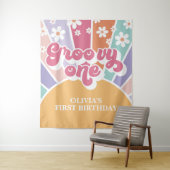 Groovy One Rainbow Sunshine Wandkleed (In situ)