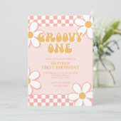 Groovy One Retro Check Pink Daisy Invitation Kaart (Staand voorkant)