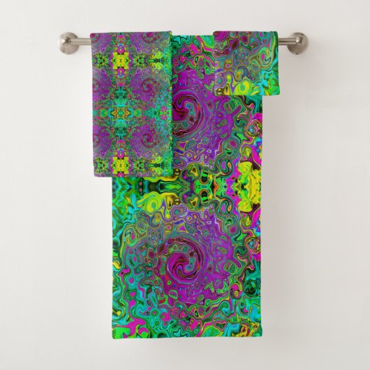 Groovy Paars Abstract Retro vloeistof Bad Handdoek (Insitu)