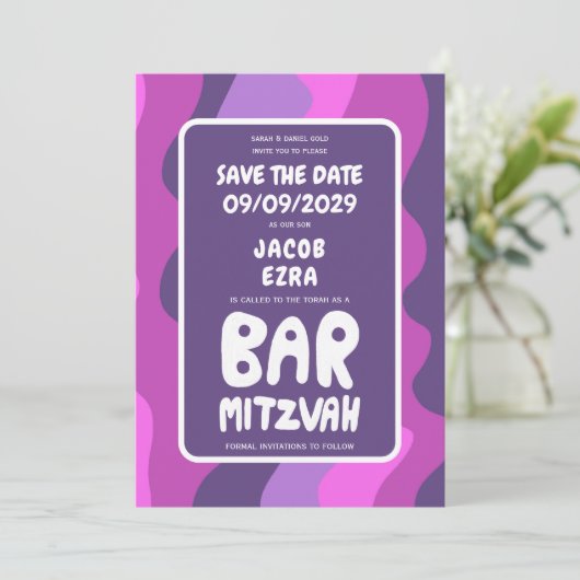 Groovy Paarse Waves Custom Bat Bar Bnai Mitzvah Save The Date (Staand voorkant)
