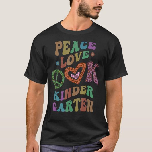 Groovy PEACE LOVE KINDERGARTEN Leopard Print Kinde T-shirt (Voorkant)