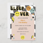 Groovy Preppy Y2K Happy Face Sleep Over Verjaardag Kaart (Voorkant)
