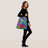 Groovy Rainbow Flowers Crossbody Tas (Op model)