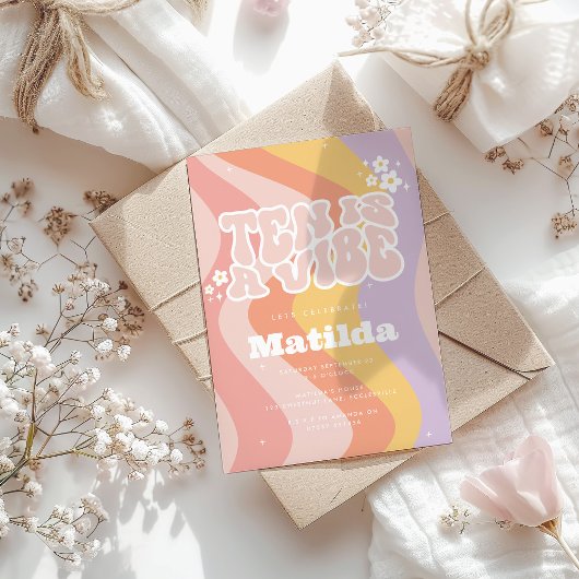 Groovy Rainbow Ten is een Vibe 60's retro daisy co Kaart