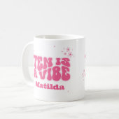 Groovy Rainbow Ten is een Vibe 60's retro daisy ro Koffiemok (Voorkant links)