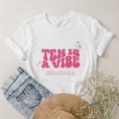 Groovy Rainbow Ten is een Vibe 60's retro daisy ro T-shirt