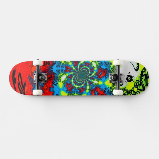 Groovy Red Blue Yellow Abstract Spiral Art Persoonlijk Skateboard (Horizontaal)