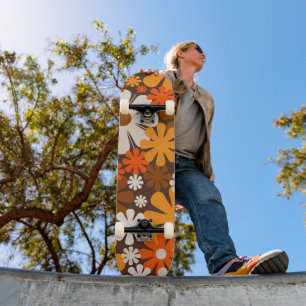 Groovy Retro 70s Bloemenpatroon Sinaasappel en Bru Persoonlijk Skateboard