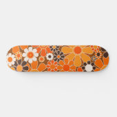 Groovy Retro 70s Bloemenpatroon Sinaasappel en Bru Persoonlijk Skateboard (Horizontaal)