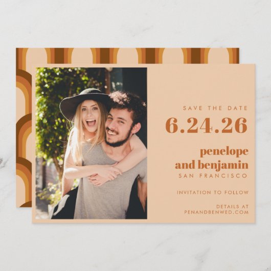 Groovy Retro 70s Design in Brown PHOTO Wedding Save The Date (Voorkant / Achterkant)