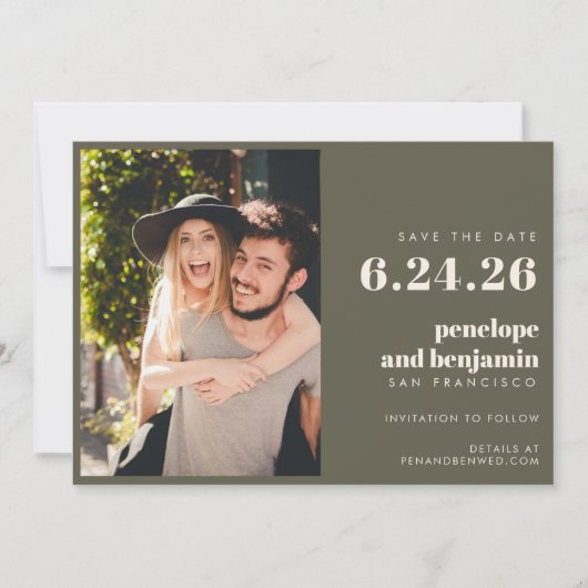 Groovy Retro 70s Design in Olive PHOTO Wedding Save The Date (Voorkant)