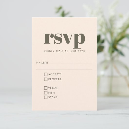 Groovy Retro 70s Design in Olive Wedding Meal RSVP Kaartje (Staand voorkant)