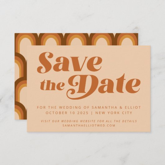 Groovy Retro 70s Typografie Rainbow Pattern Brown Save The Date (Voorkant / Achterkant)