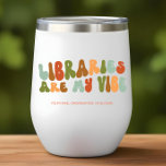 Groovy retro bibliotheken zijn mijn vibe, boek bib<br><div class="desc">Geef deze 'Libraries My Vibe' tuimelaar aan de bibliothecaris of lezer in je leven.</div>