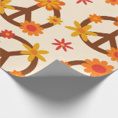 Groovy Retro Bloemen op Vrede en Liefde Borden Cadeaupapier (Hoek)