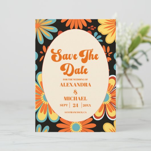 Groovy Retro Bloemenbruiloft Save The Date (Staand voorkant)