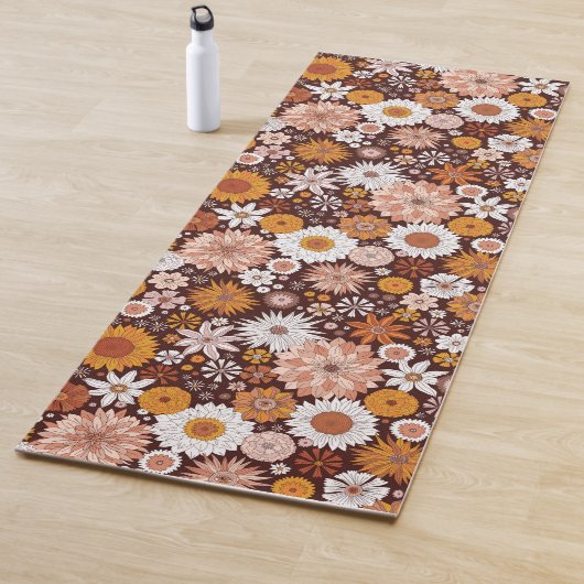 Groovy Retro Flower Garden Pattern Yogamat (In situ)