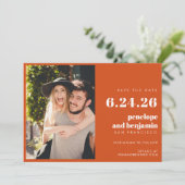 Groovy Retro Flowers Oranje Roze Foto Weddenschap Save The Date (Staand voorkant)